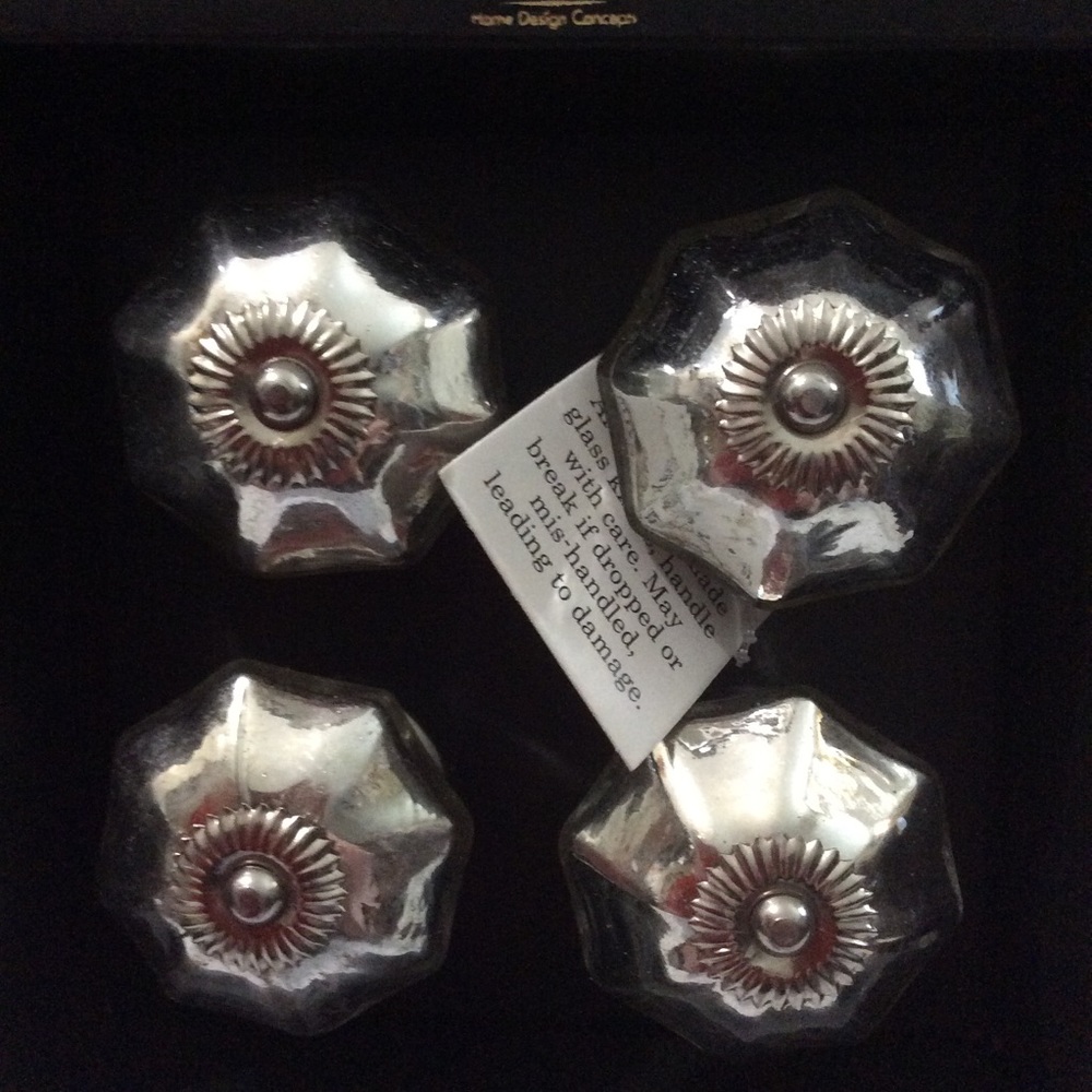 NIB 12 drawer pulls or door knobs - Picture 6 of 6